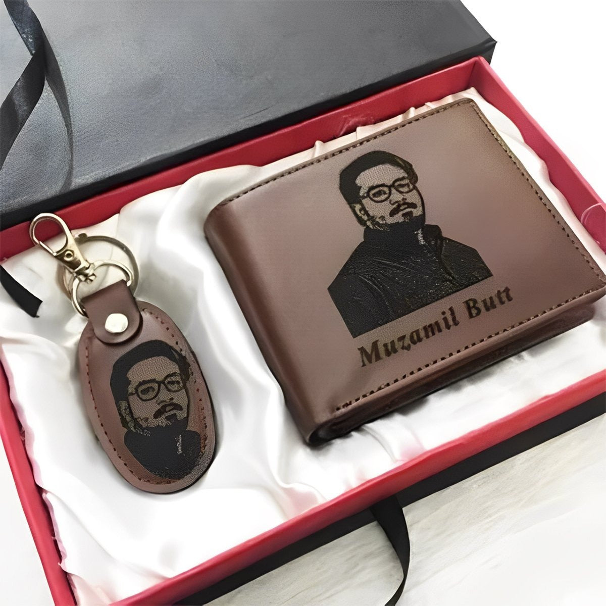 Custom picture wallet with photo and name engraving, with a matching keychain, displayed in a red gift box with white lining