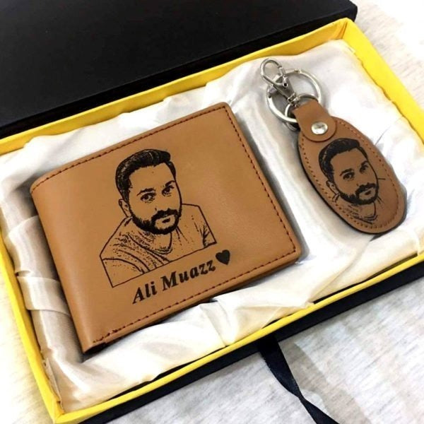 Custom picture wallet with photo and name engraving, including a matching wallet picture keychain, displayed in a yellow gift box