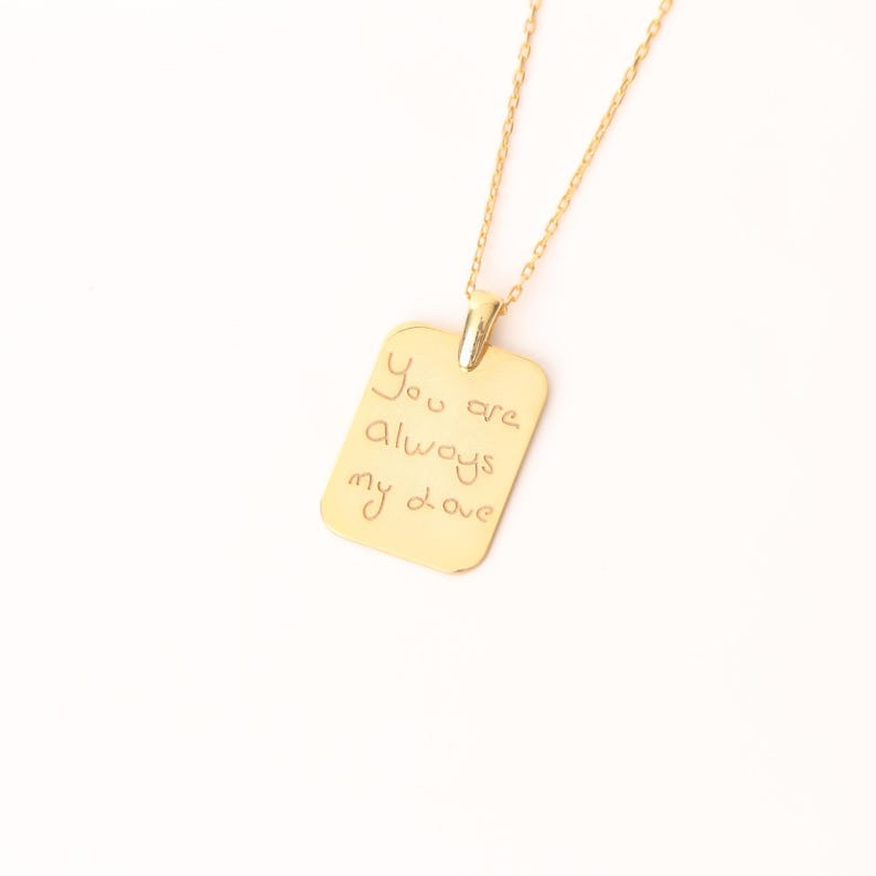 Gold personalized handwriting necklace with a heartfelt message, perfect for a unique and sentimental gift.