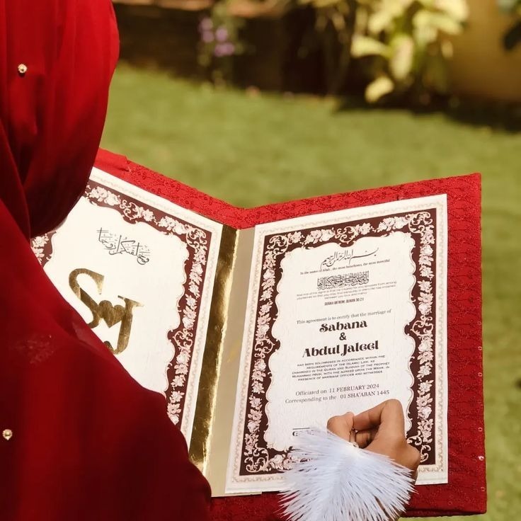 Luxury Velvet Nikkah Booklet – Personalized Islamic Wedding Certificate Holder